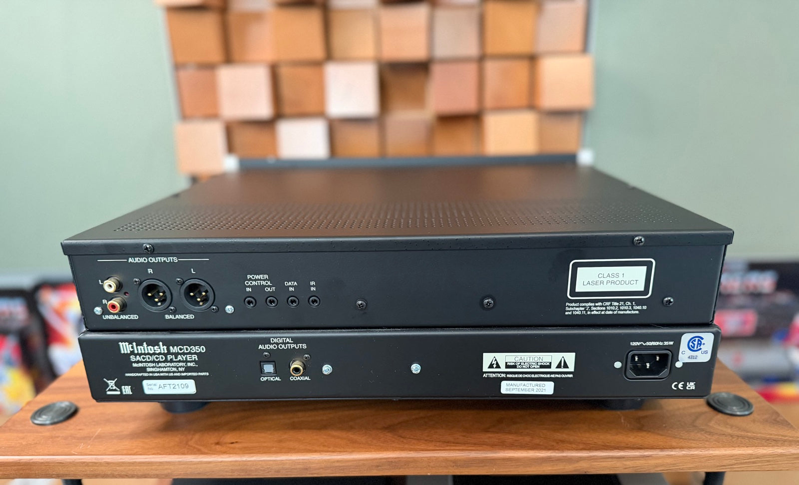 McIntosh MCD350 SACD/CD Player — Pre-owned